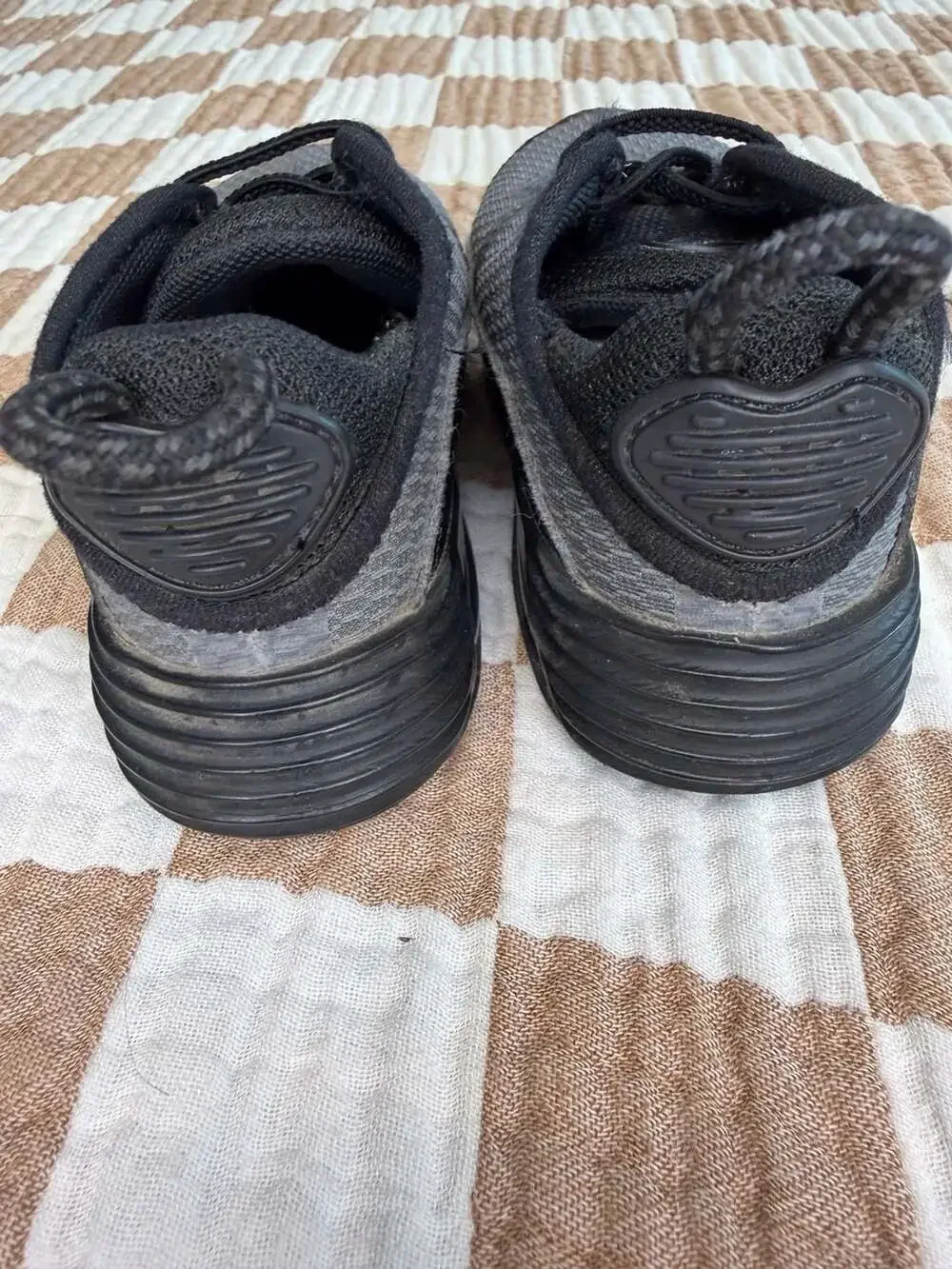 Nike Air Max 2090 Size 6C Black Sneakers